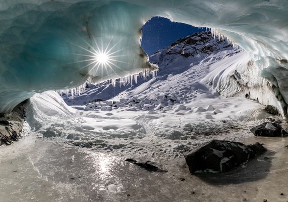 Die Eishöhle (2)