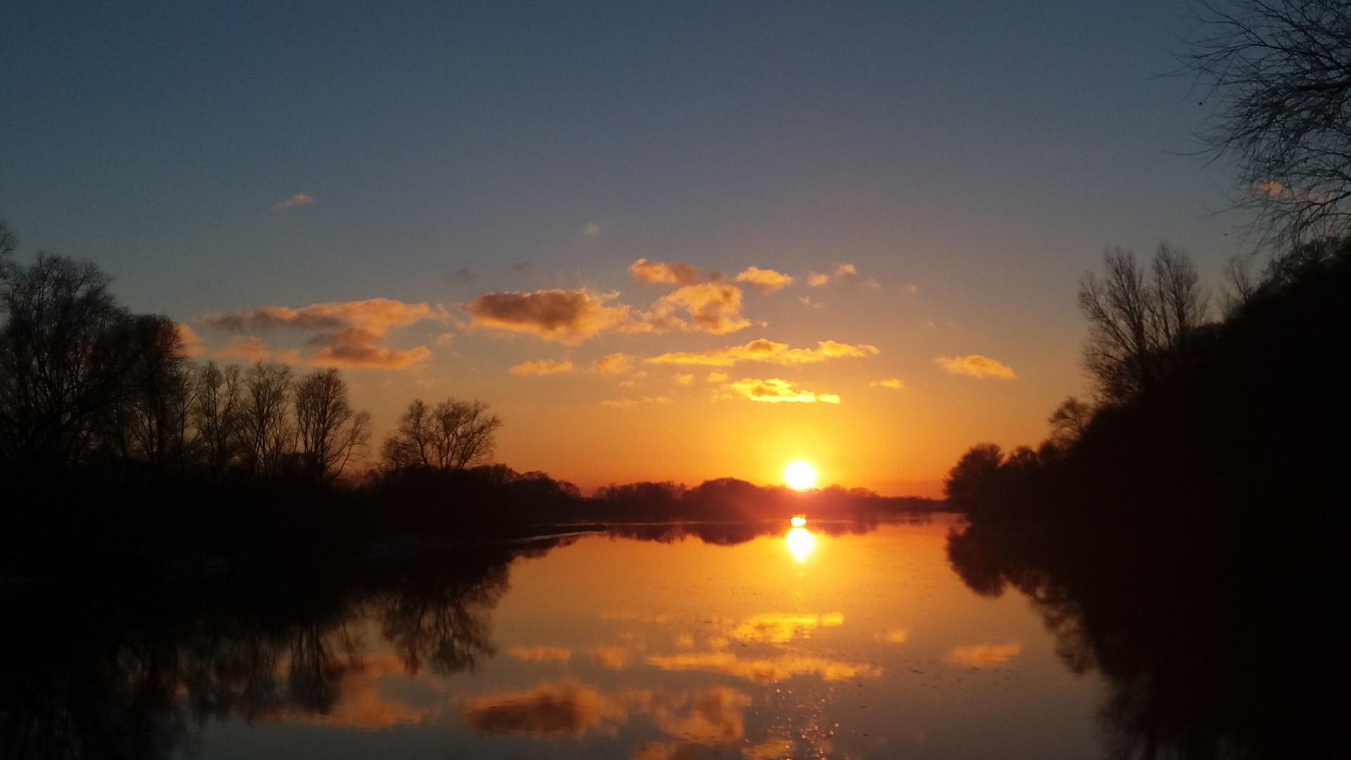 Die Elbe am Abend