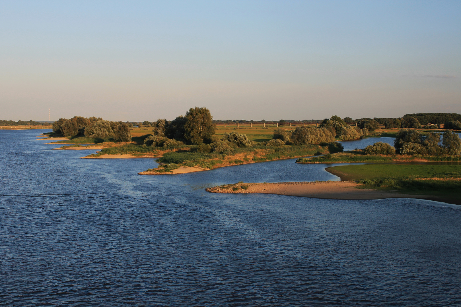 Die Elbe am Abend ......