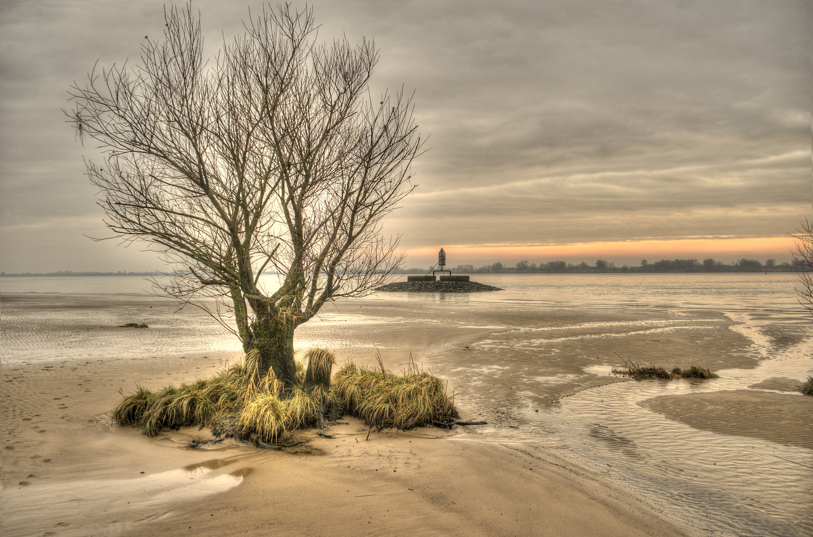 Die Elbe bei Ebbe