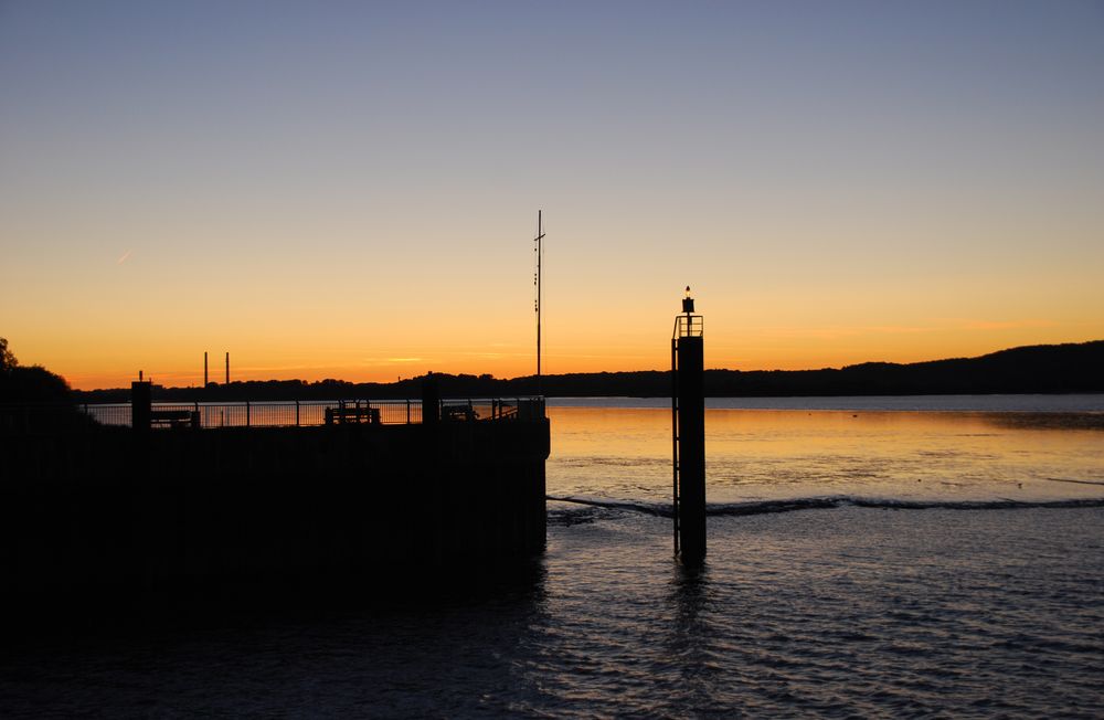 Die Elbe bei Nacht # 3