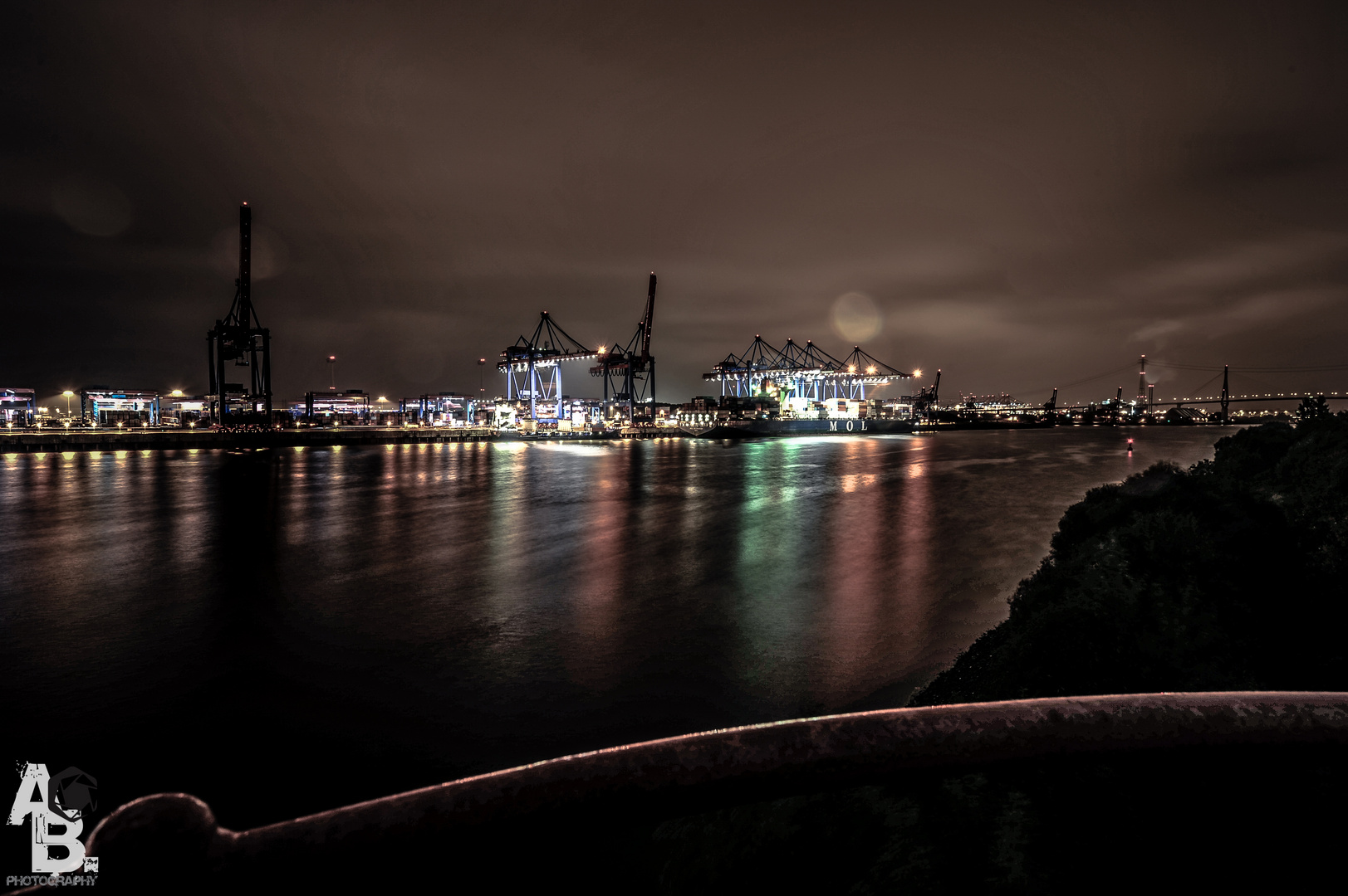 Die Elbe bei Nacht