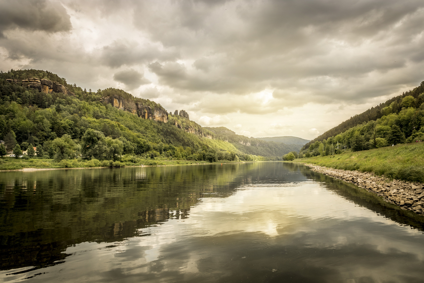 Die Elbe bei Schmilka