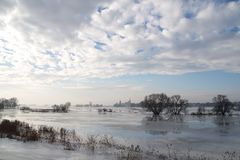 Die Elbe bei Tangermünde im Winter 2011