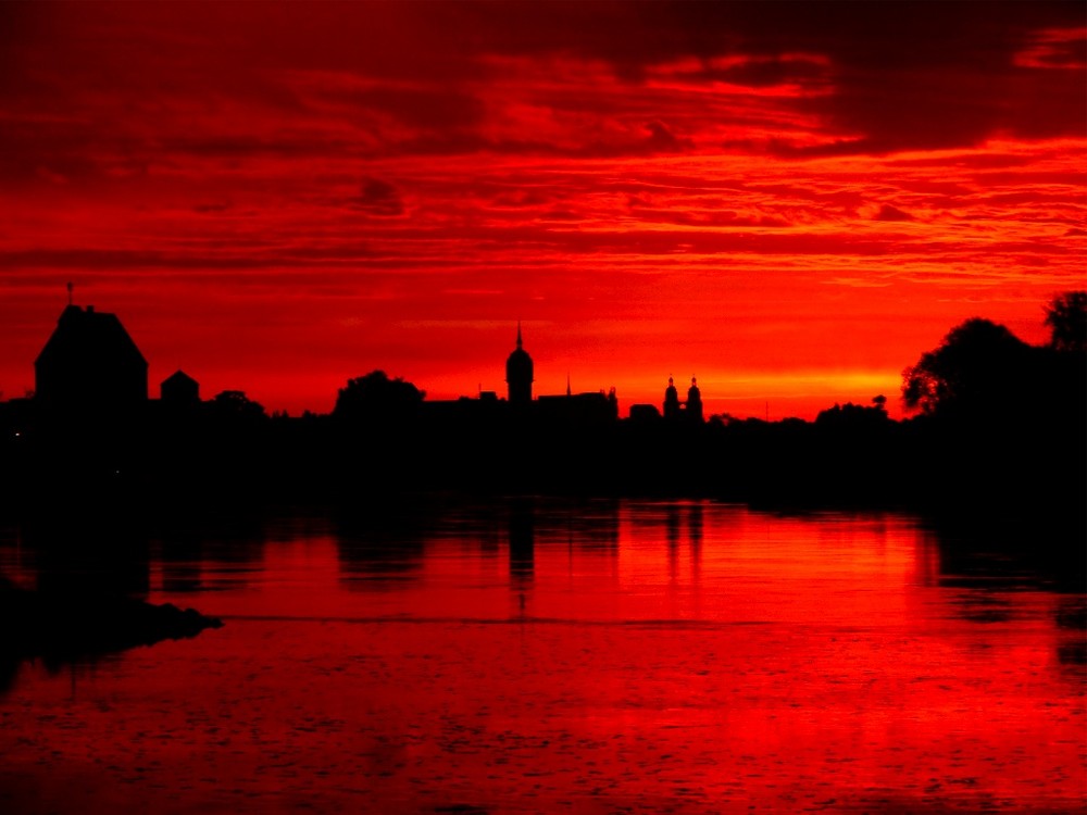 Die Elbe bei Wittenberg im Morgenrot