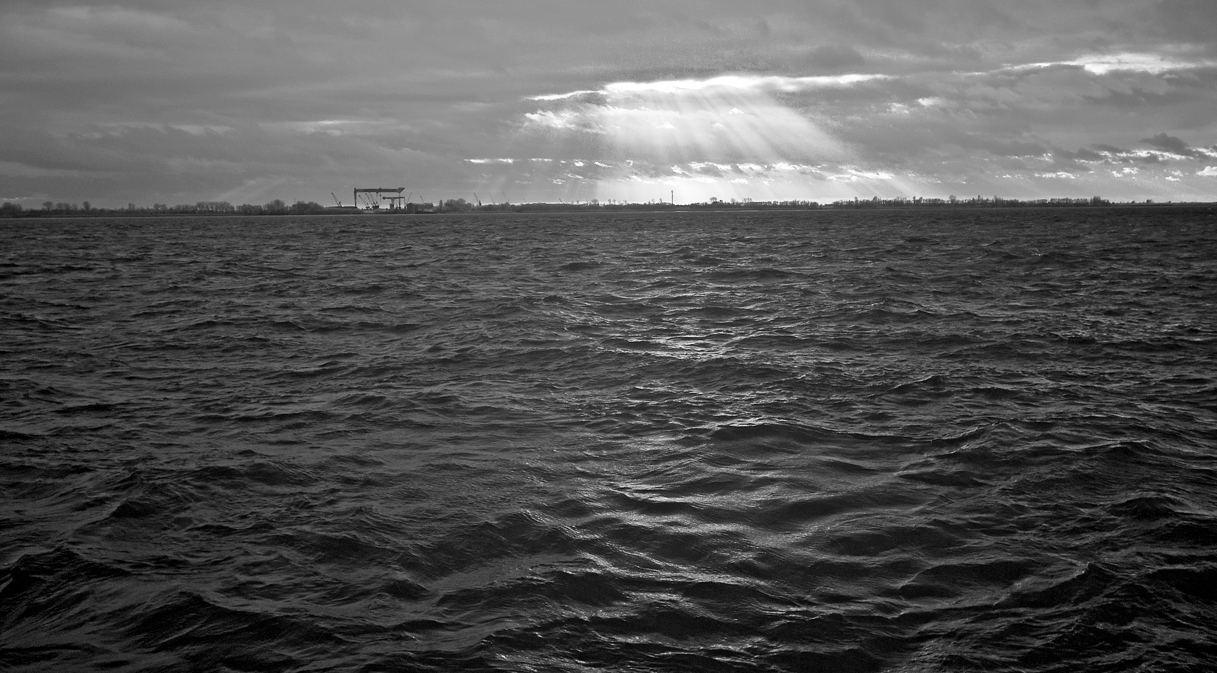 Die Elbe. Blick von Blankenese nach Cranz.