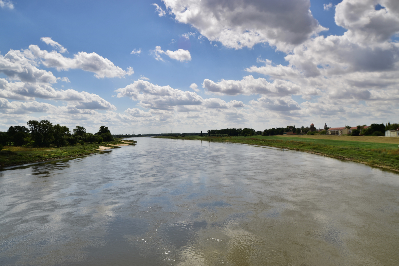 DIE ELBE IST IMMER NOCH DIE SELBE...