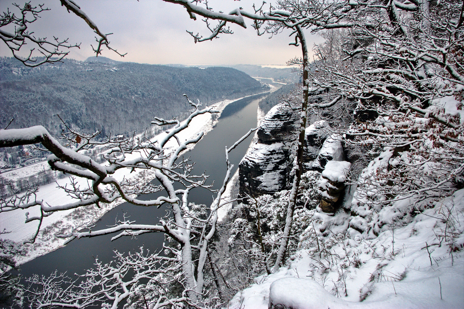 die Elbe unterhalb der Bastei