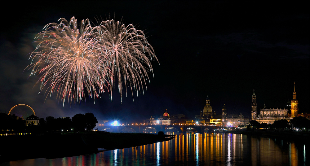 Die Elbflorenz im Lichterglanz ...,