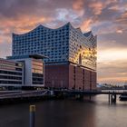 Die Elbphilharmonie im Sonnenuntergang