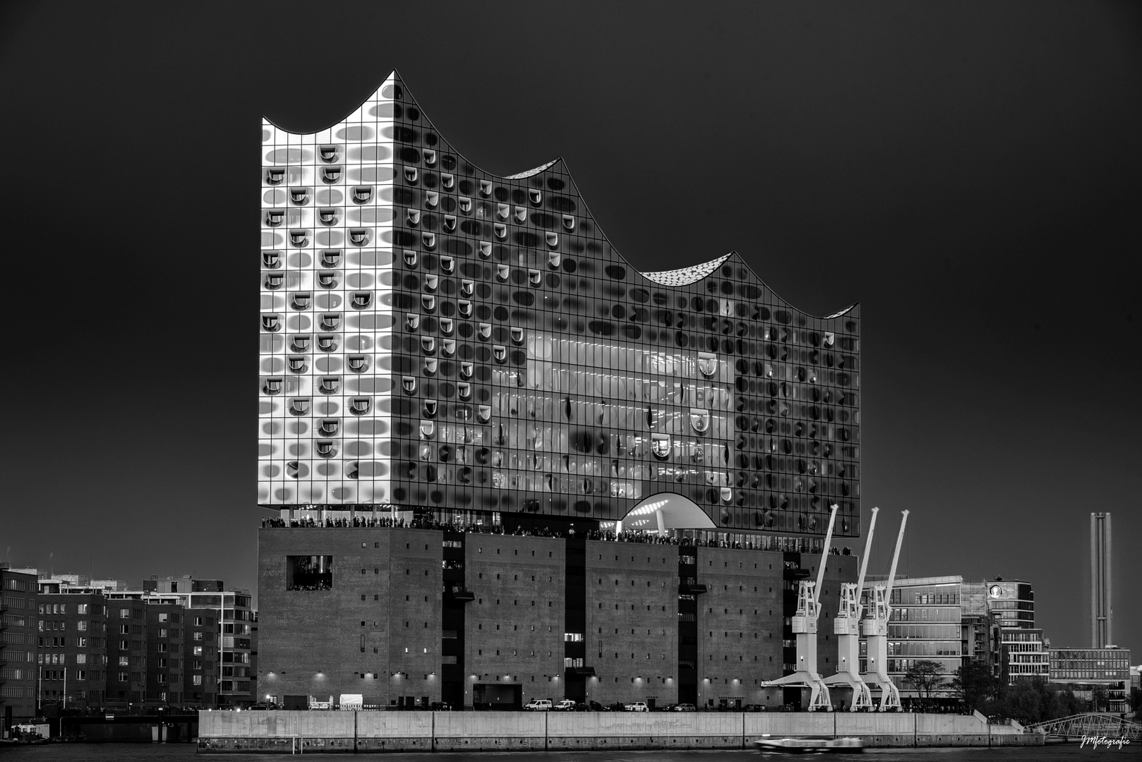 Die Elbphilharmonie in SW