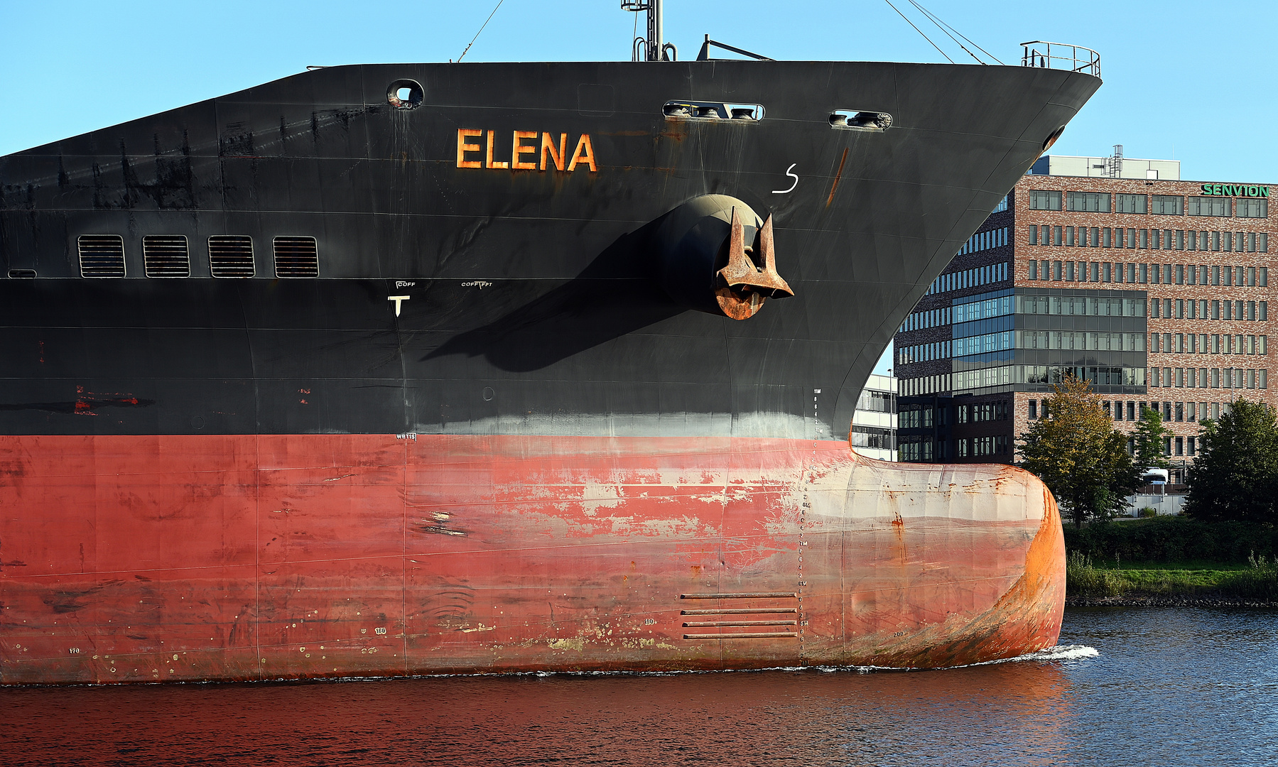 Die ELENA im Nord-Ostsee-Kanal bei Rendsburg