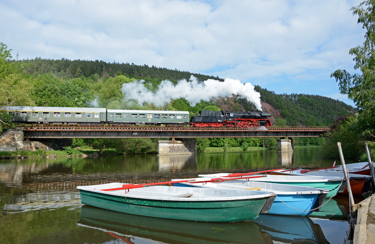 die Elsterbrücke in Wünschendorf am Abend