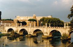 die Engelsbrücke über den Tiber in Rom