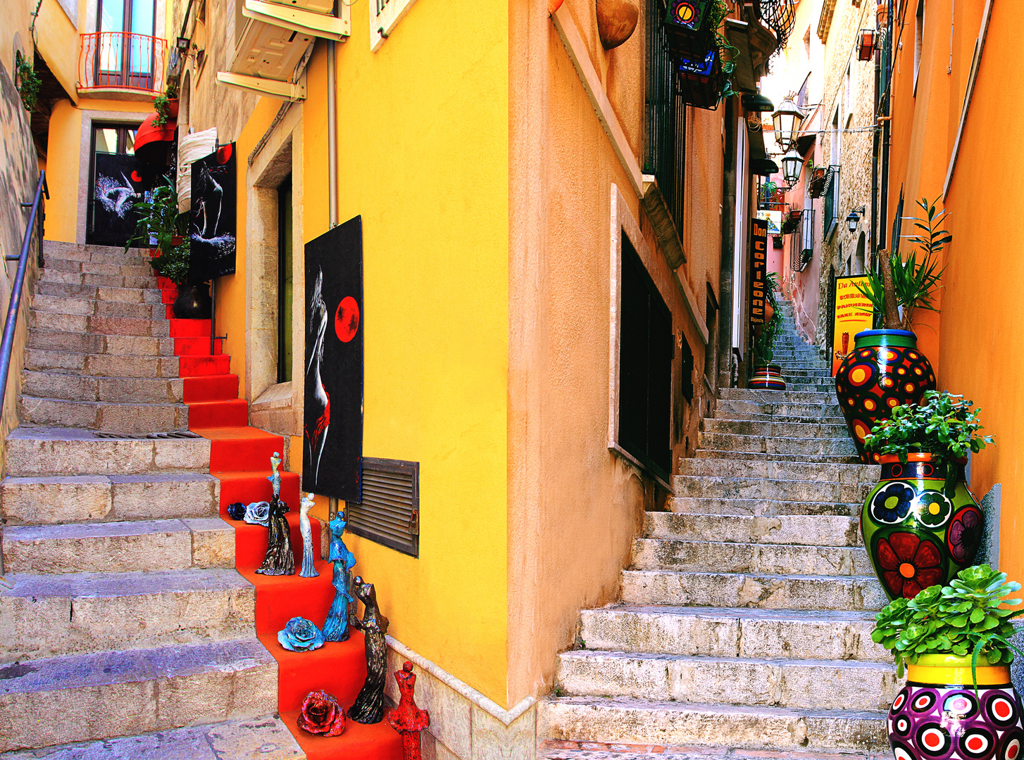 Die engen Gassen von Taormina / Merian Sizilien 