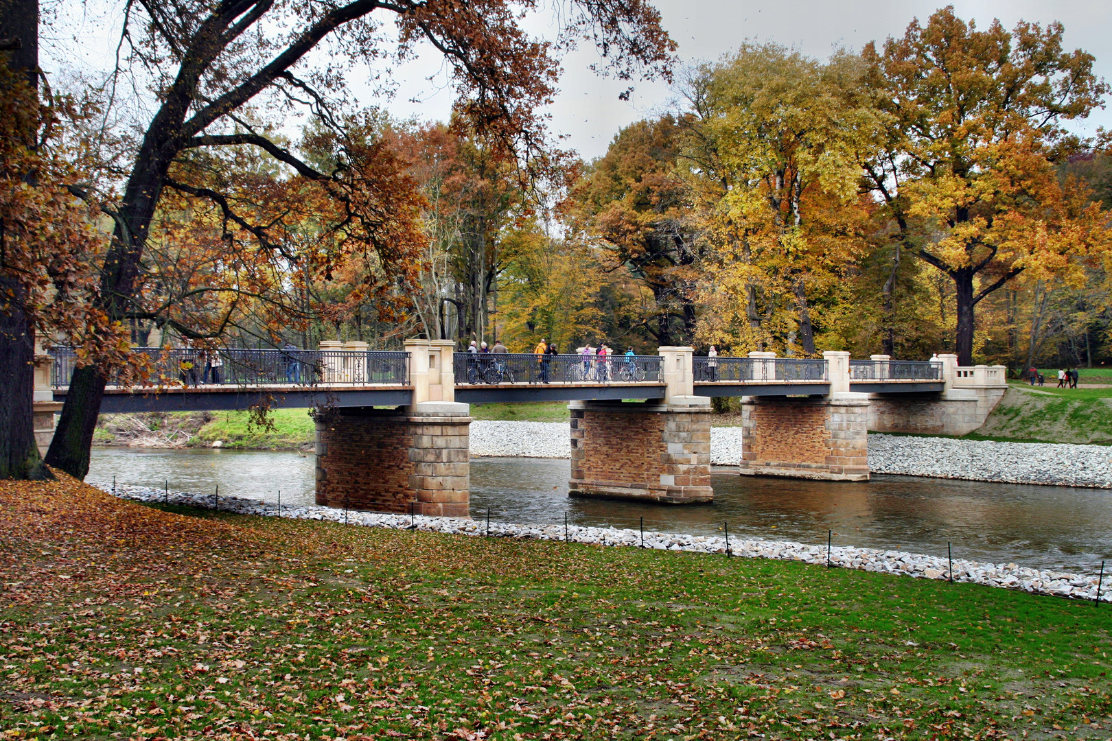 Die englische Brücke im Pücklerpark Bad Muskau Foto & Bild