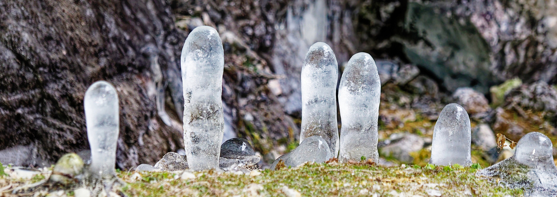 DIE ENTDECKUNG FILIGRANER EIS-STALAGMITEN
