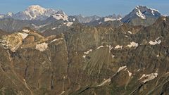 Die Entfernung des Monarchen (MontBlanc) mit 70 km...