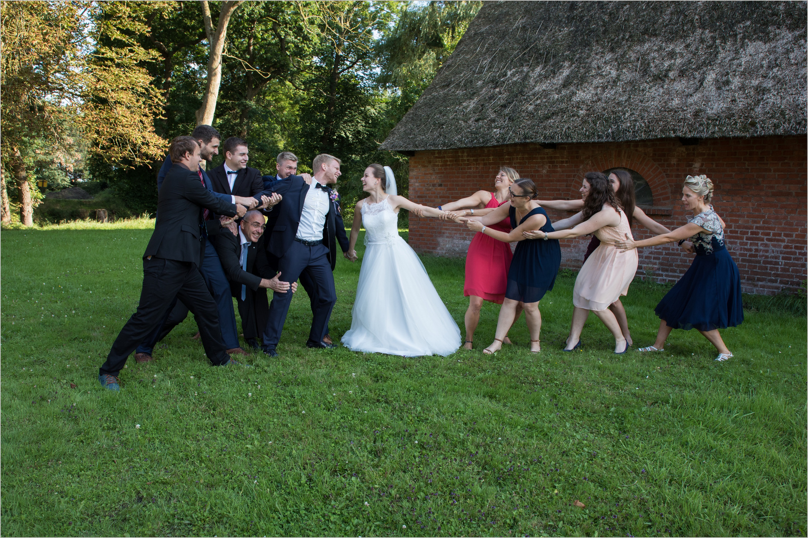 Die Entführung der Braut Foto & Bild | hochzeit, menschen ...