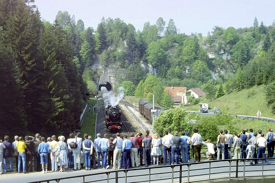 Die erste öffentliche Sonderfahrt ...