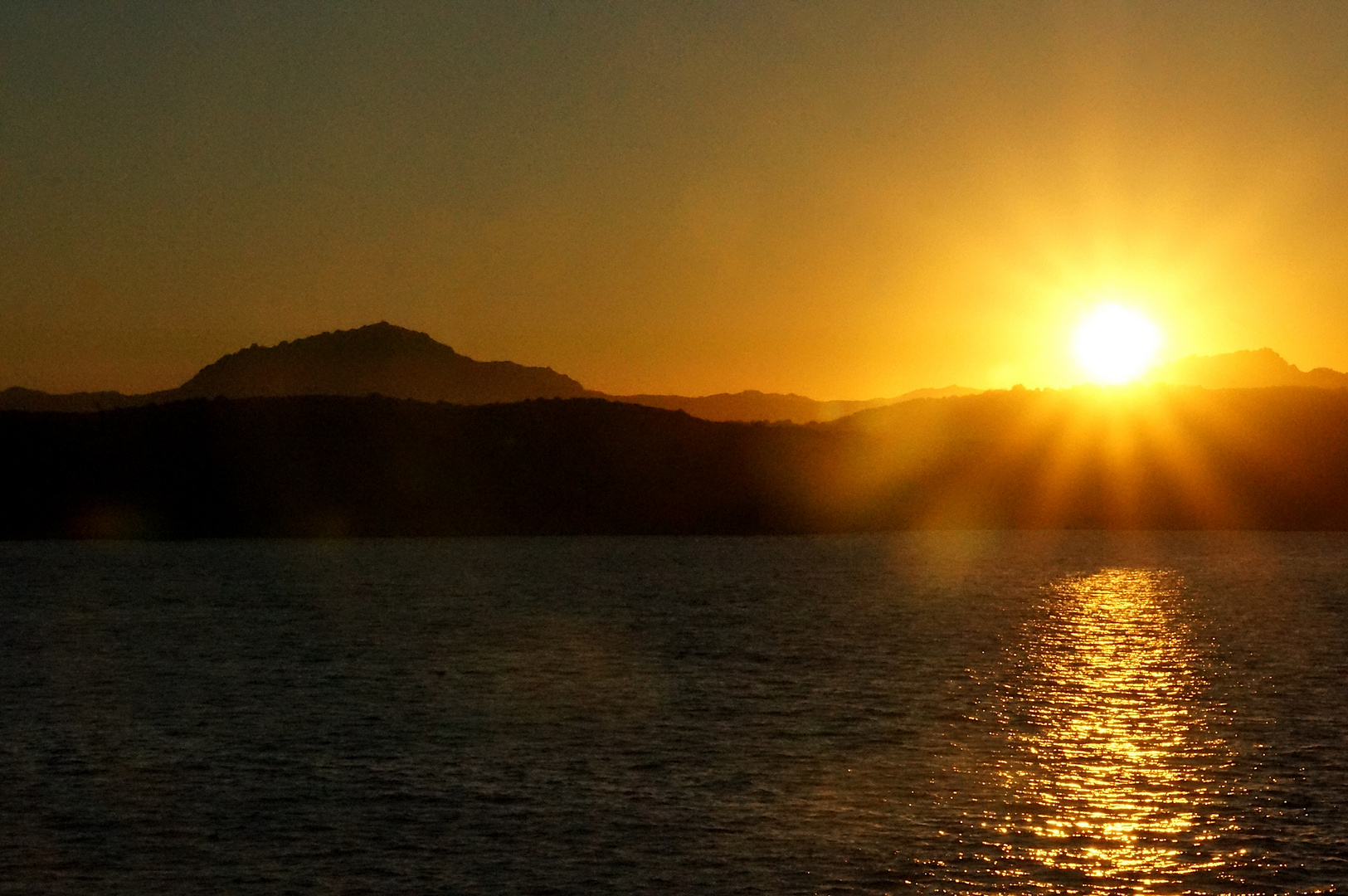 die erste sardische Sonne