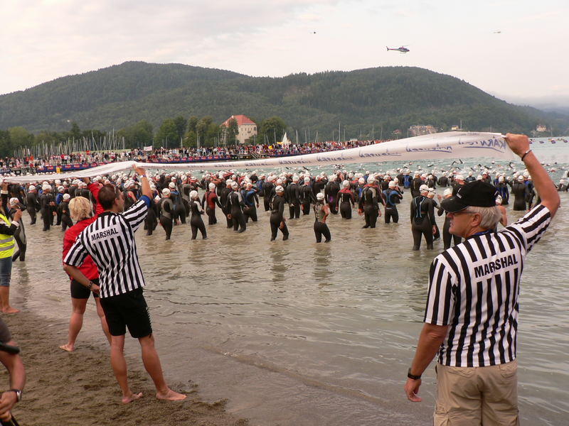 die erste schwimmen schon los, wir stehen noch gemütlich rum