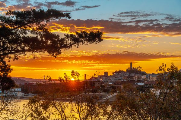 Die ersten Sonnenstrahlen des Tages