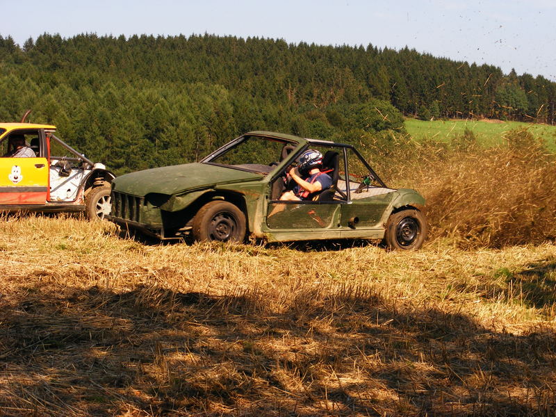 Die ersten Übungen für das Stoppelfeldrennen am 1.9.2007 in Drolshagen