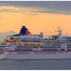 Die EUROPA auf der Kieler Förde 19.9.2015 ... Stimmungsvoller Start der Kreuzreise ...