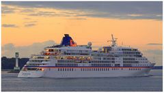 Die EUROPA auf der Kieler Förde 19.9.2015 ... Stimmungsvoller Start der Kreuzreise ...