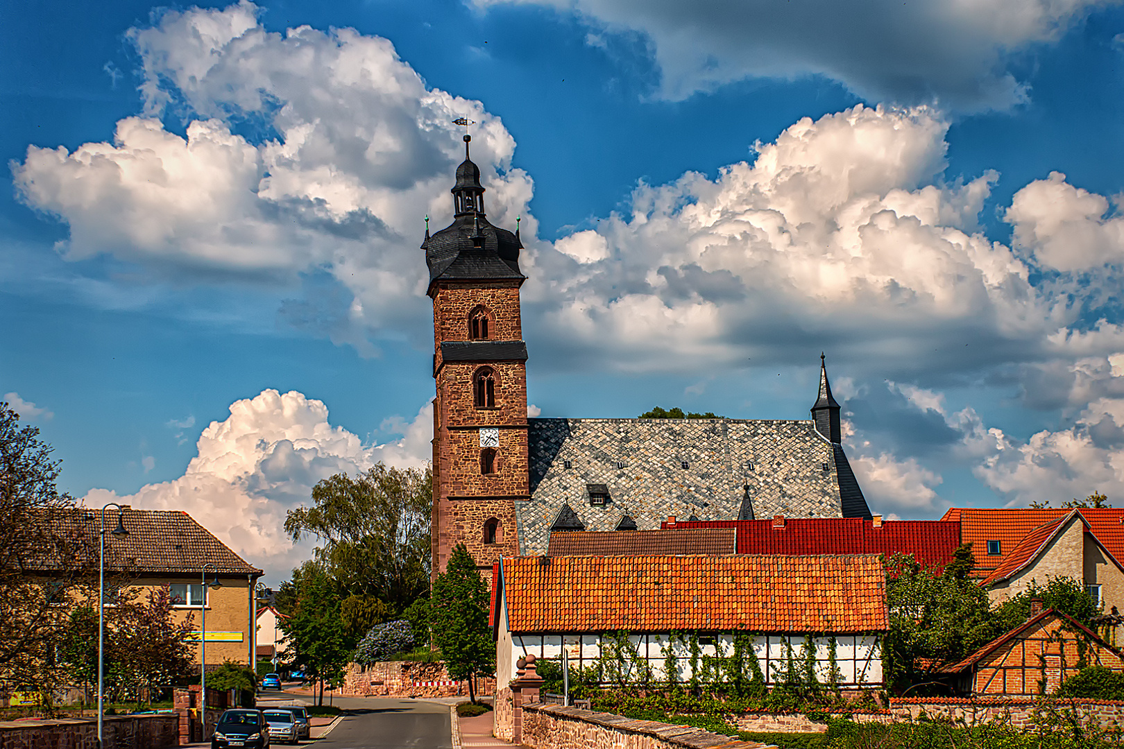 Die evangelische Dorfkirche St. Pankratius...