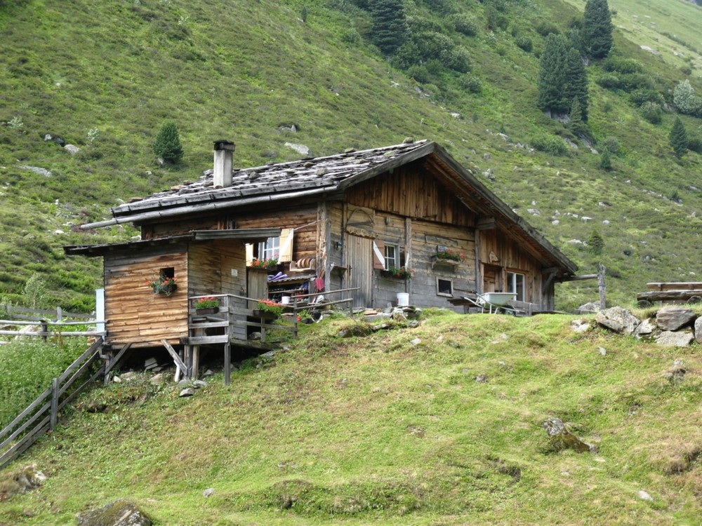 Die Falbesoner Ochsenalm auf dem Weg zur Neuen Regensburger Hütte