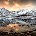 die fantastische Berglandschaft am Meer - die Lofoten