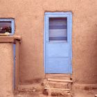 Die Farbe Blau in Taos Pueblo - New Mexico