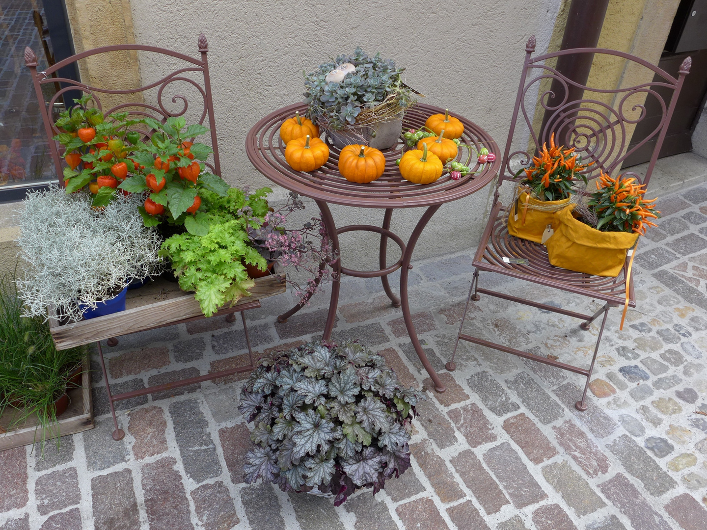 Die Farbe des Herbstes. Herbststimmung auf der Terrasse.