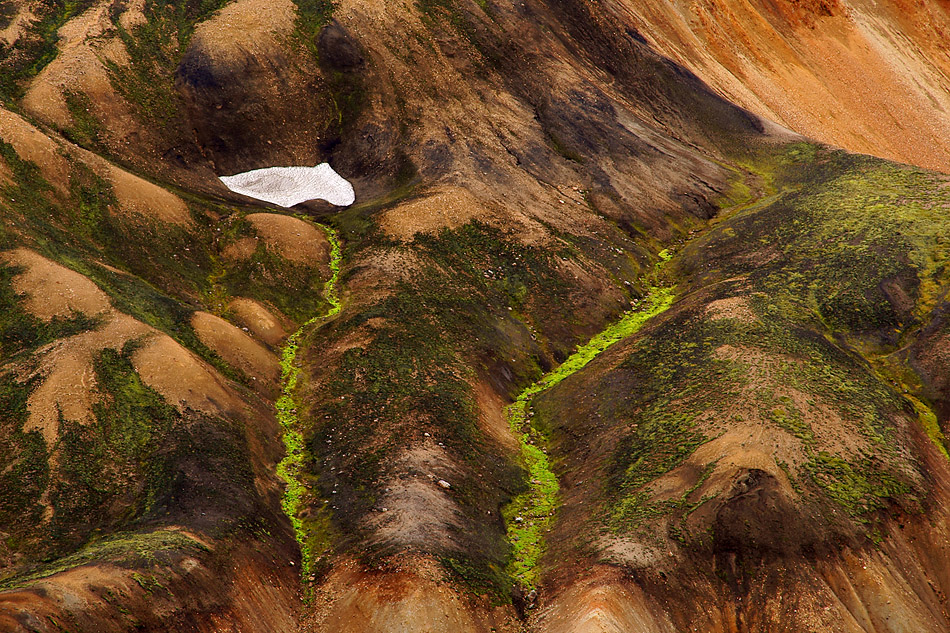 Die Farbspiele in den Rhyolithbergen bei Landmannalaugar, südliches Hochland Island