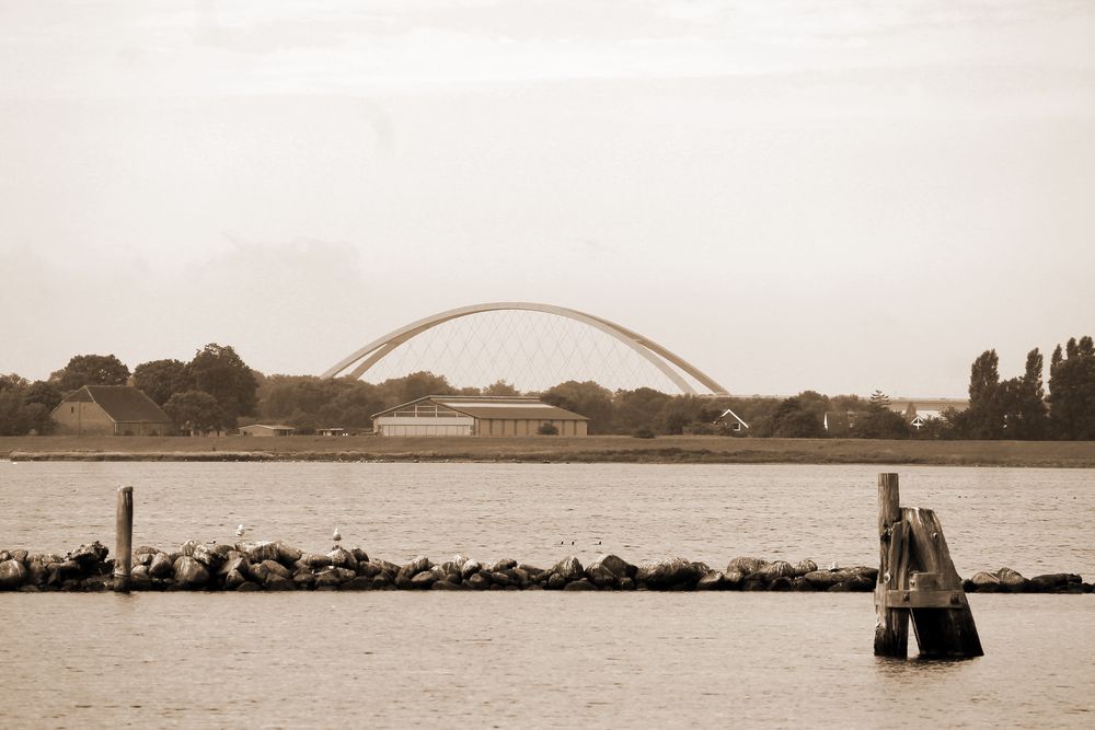 Die Fehmarnsundbrücke...