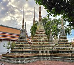 Die Feinheiten der Chedis in Wat Pho