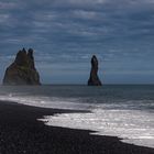 Die Felsen von Reynisdrangar