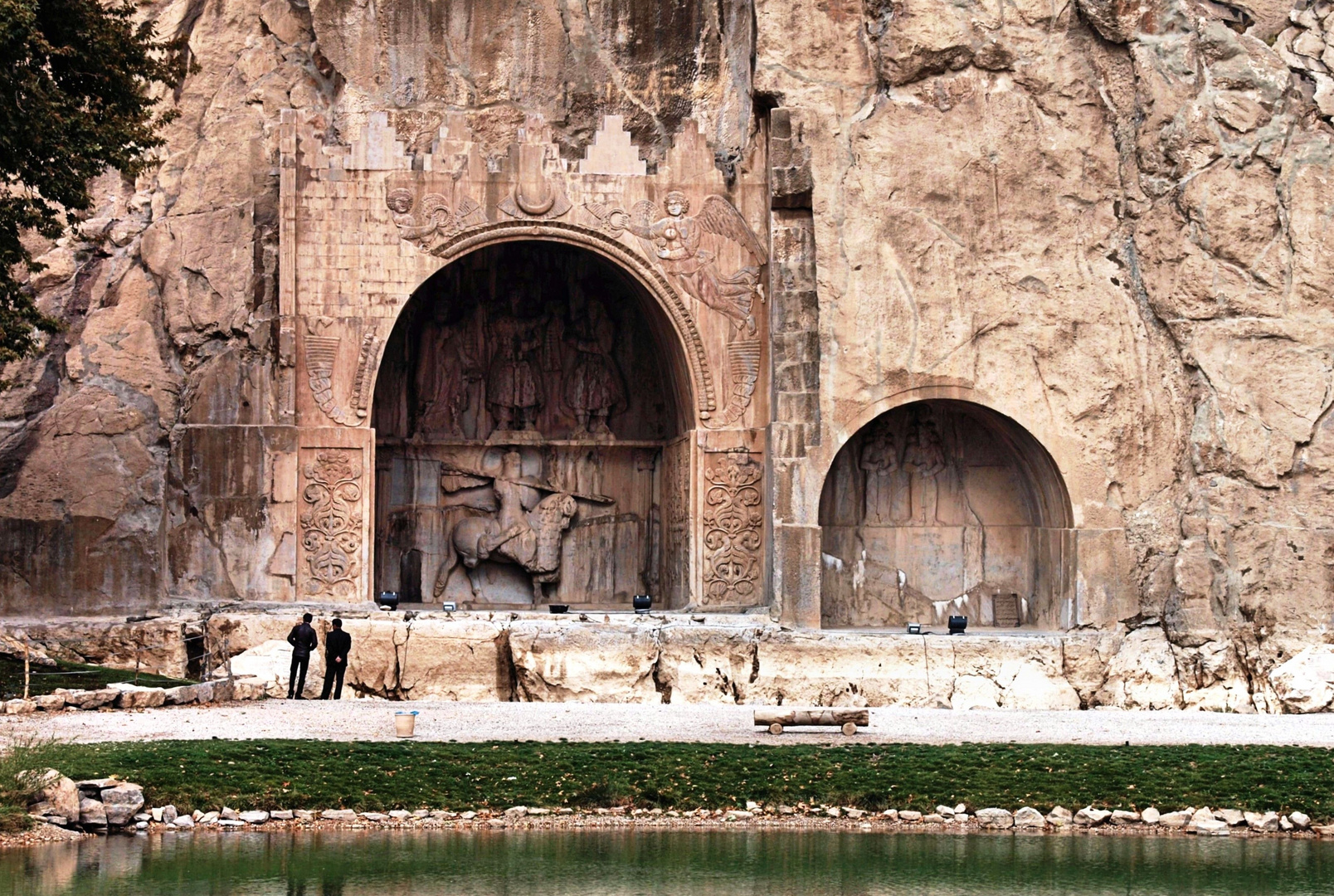 Die Felsenreliefs von Taq-e Bostan in Kermanshah (1)