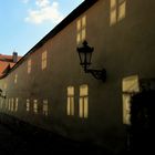 Die Fenster in der Klostermauer