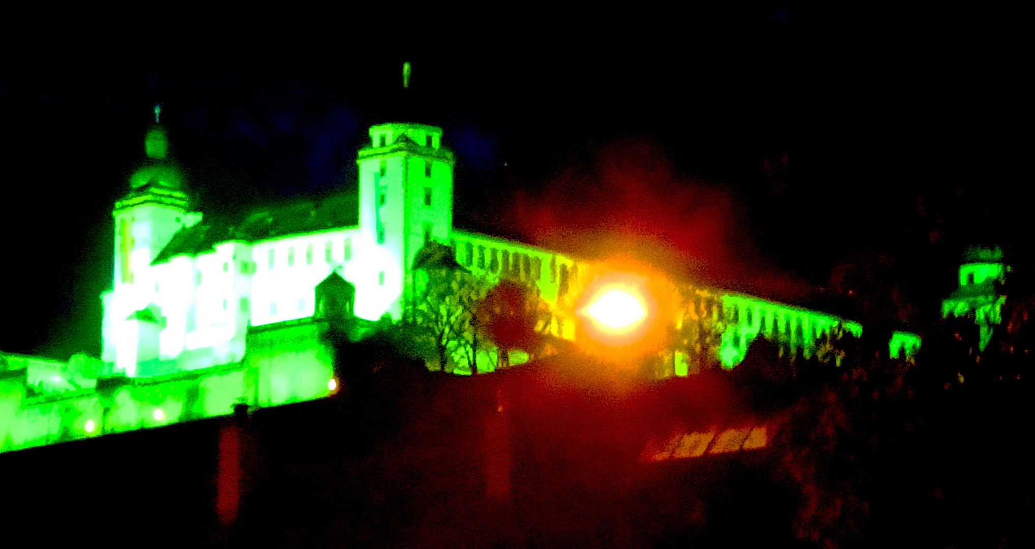 Die Festung highlighted in Grün - Lights effect in Würzburg for Christmas