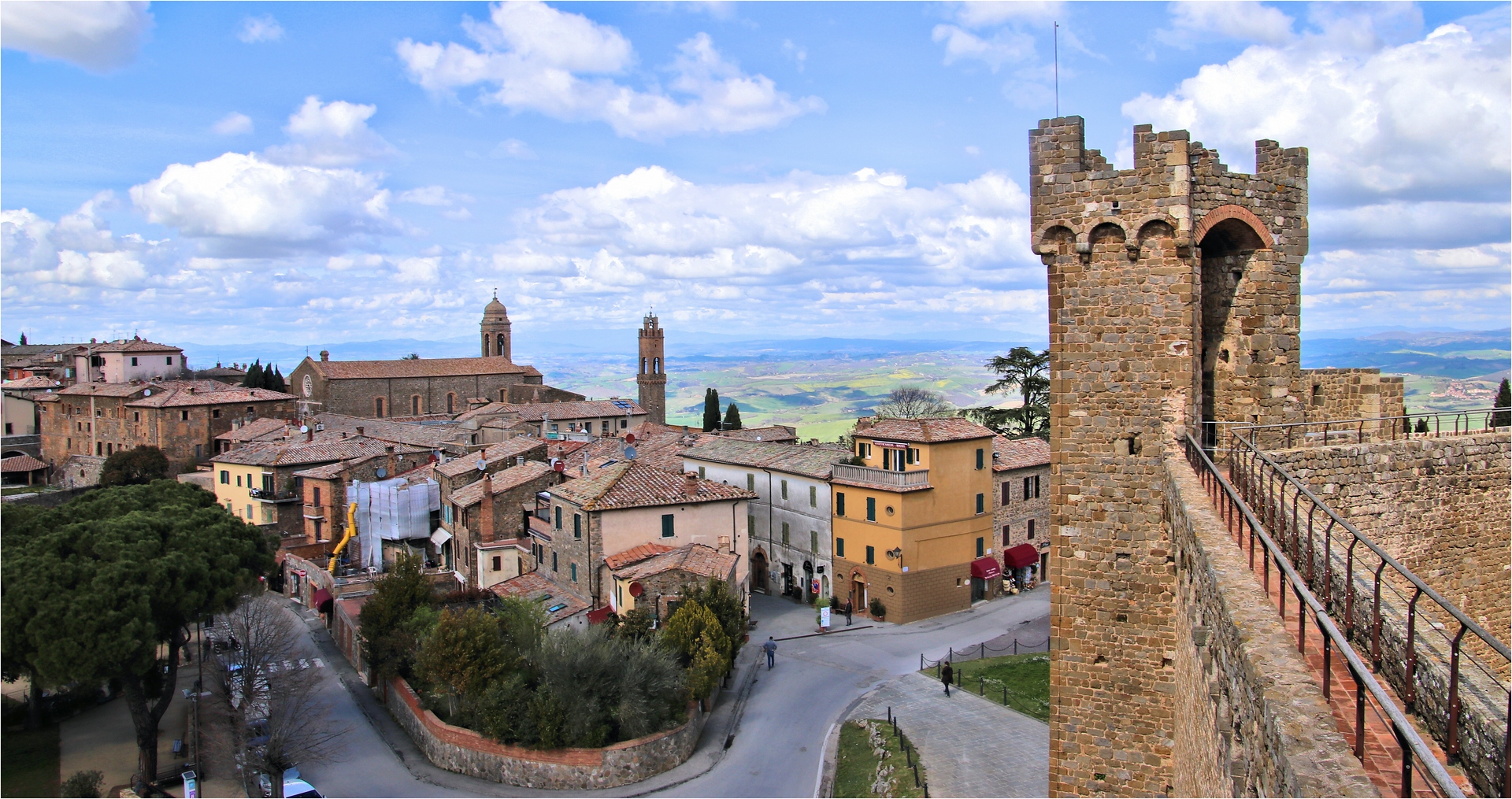 DIE FESTUNG VON MONTALCINO