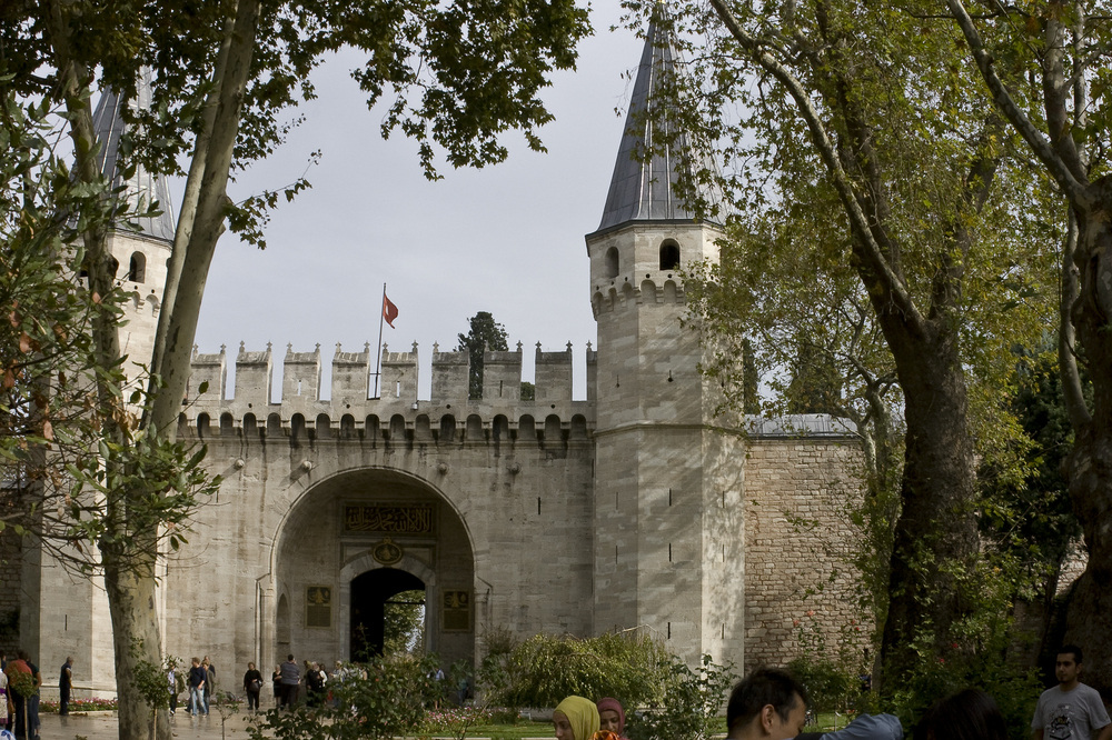 Die Festungsmauern des Topkapi-Palastkomplexes