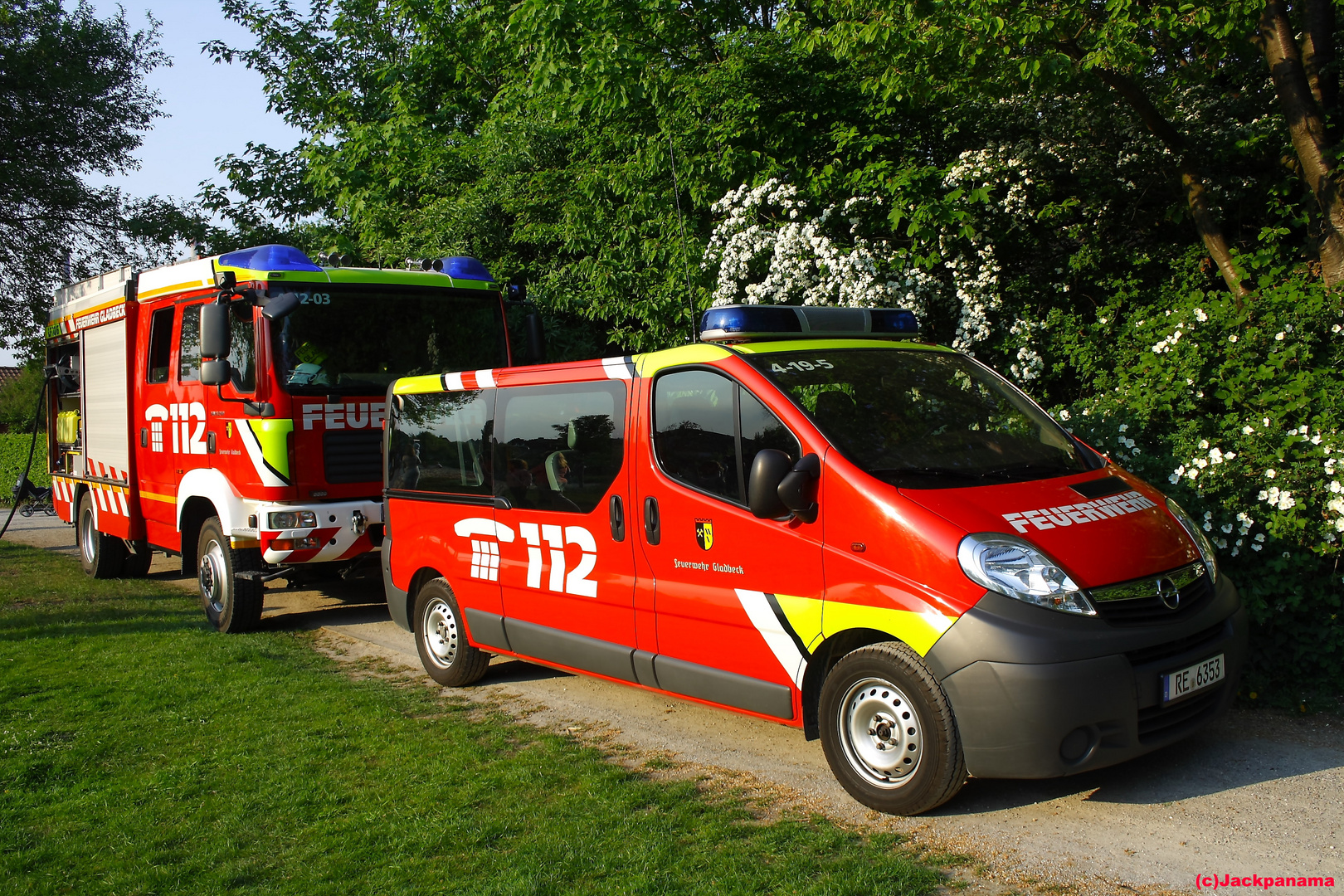 Die Feuerwehr steht für das bevorstehende Osterfeuer schon parat