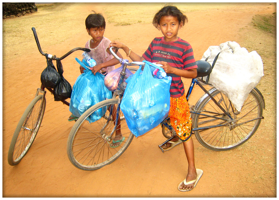 Die Flaschenkinder von Angkor...