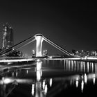 Die Flößerbrücke (Frankfurt a. M.) bei Nacht