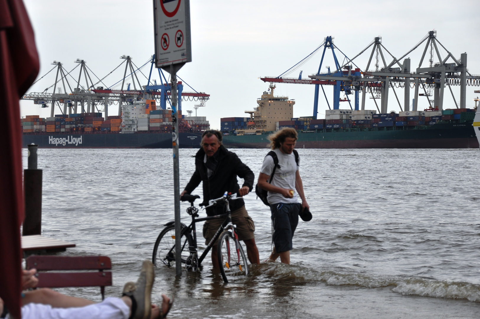 die Flut an der Strandperle kommt