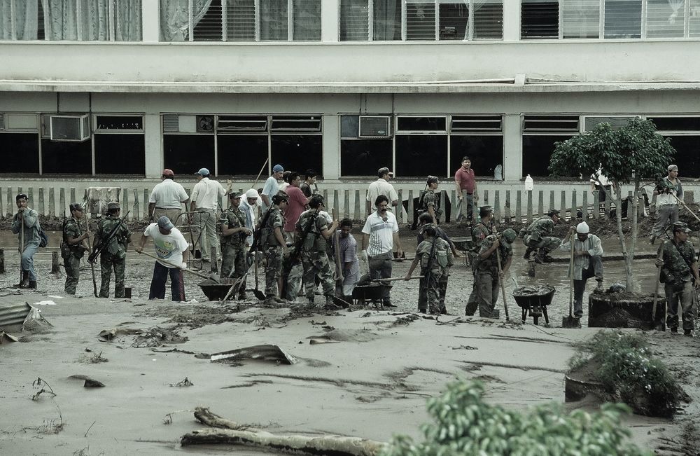 Die Flut geht, der Schlamm bleibt - Tegucigalpa 1998