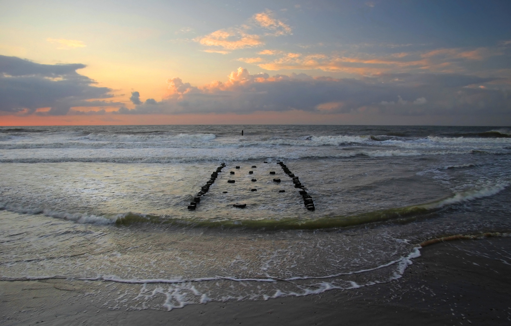 Die Flut kommt.... Foto & Bild sommer, wasser, wolken Bilder auf